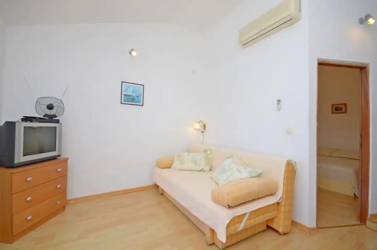 Apartments And Rooms Barbara Lastovo Exterior photo