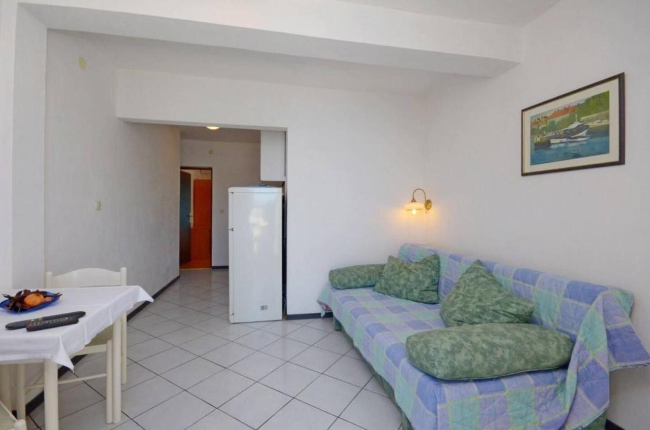 Apartments And Rooms Barbara Lastovo Exterior photo